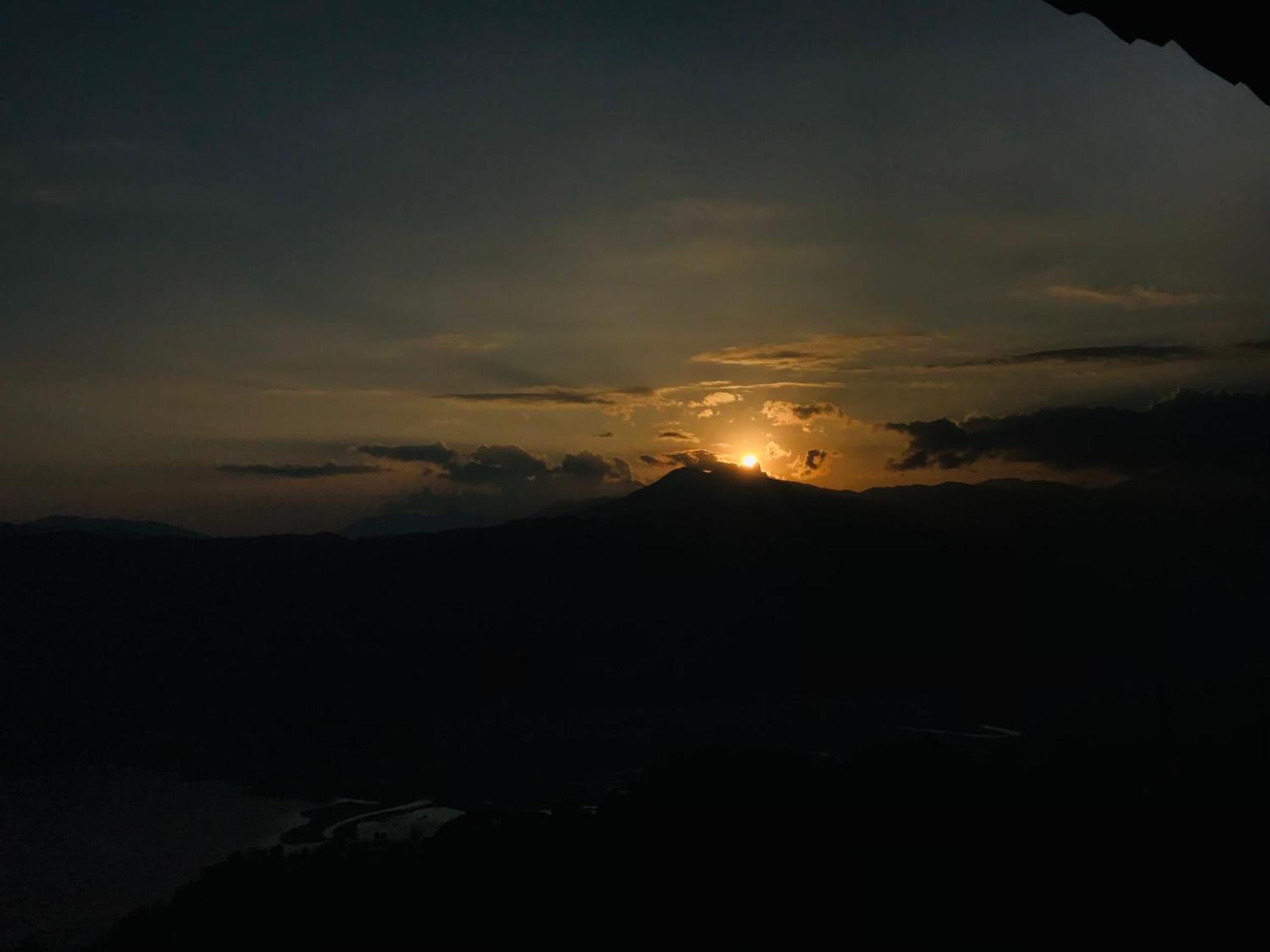 Hom'S Homestay & Farmstay Sarangkot Pokhara Eksteriør billede