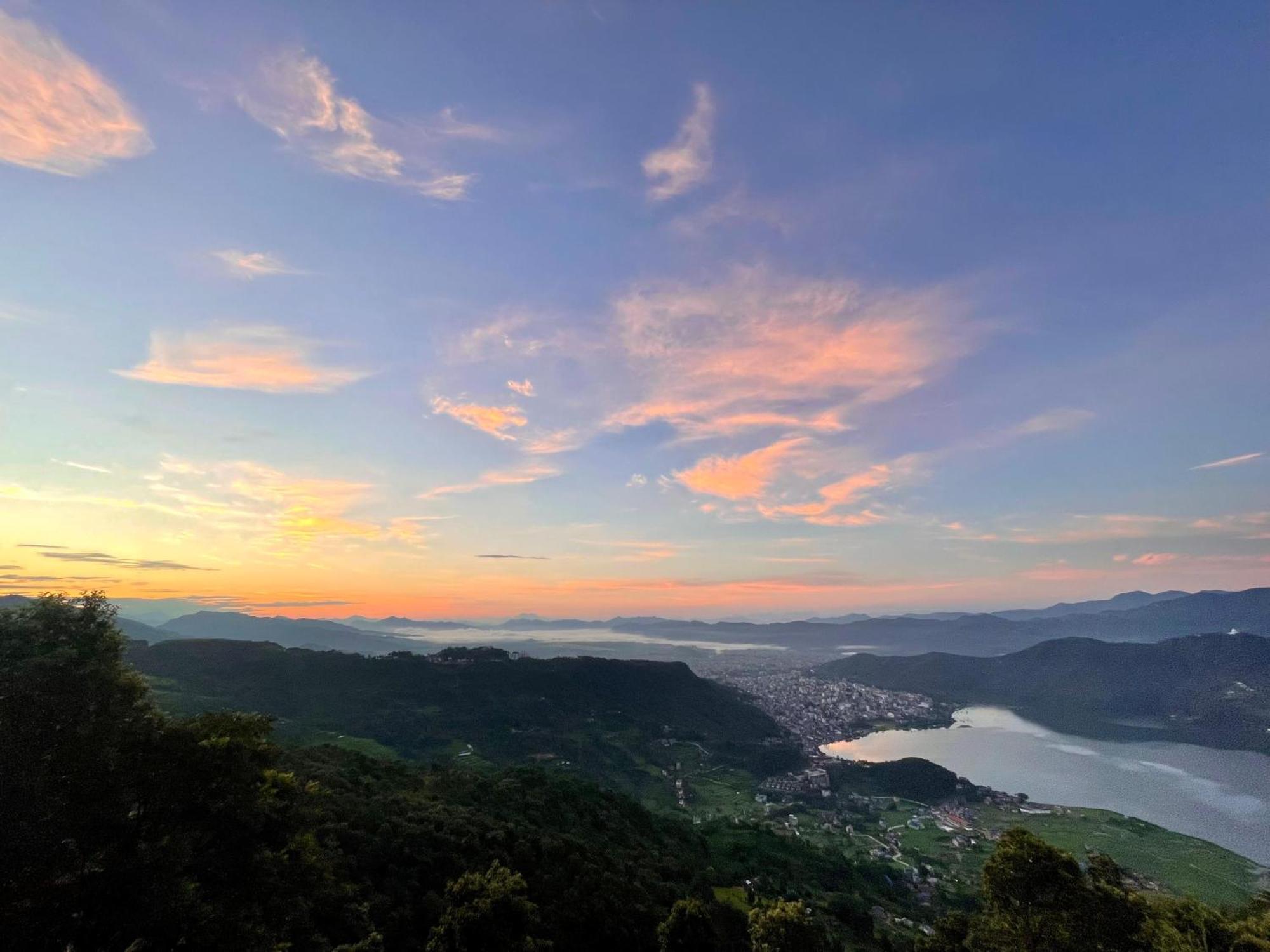 Hom'S Homestay & Farmstay Sarangkot Pokhara Eksteriør billede